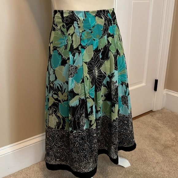 East 5th Floral Chiffon Skirt - Picture 2 of 4
